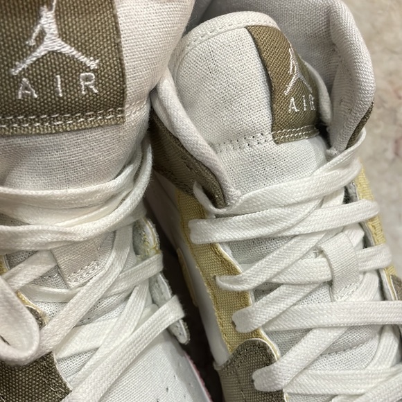 Nike Air Jordan 1 Mid SE GS 6.5 women’s 8 - Picture 10 of 11